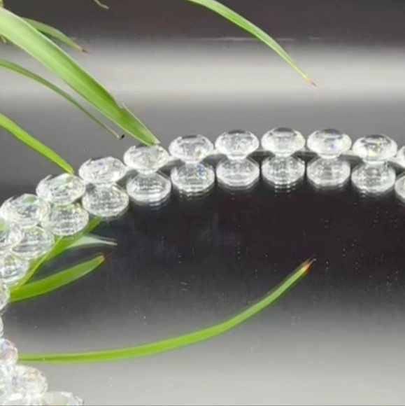 Luxury Round Crystal Glass Mirror - Picture 2 of 3